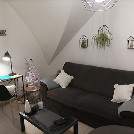 Appart. Sur Caen Avec Garage Et Wifi. Buitenkant foto